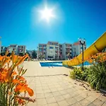 Apartamento 1-Bedroom Apartment In A Resort With 6 Pools, Top Floor, Stunning Sunset View *