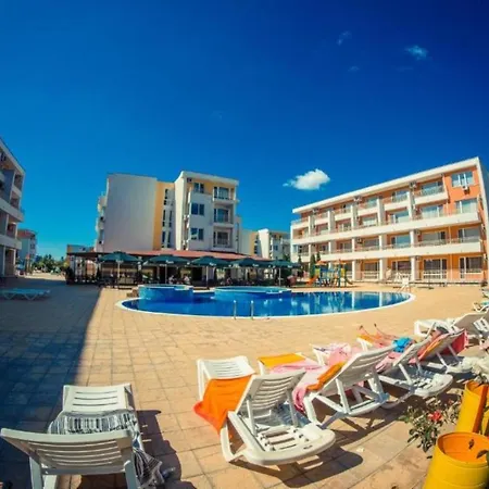 Apartamento 1-Bedroom Apartment In A Resort With 6 Pools, Top Floor, Stunning Sunset View *
