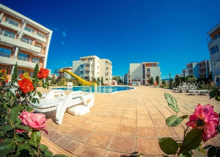 Daire 1-Bedroom Apartment In A Resort With 6 Pools, Top Floor, Stunning Sunset View *