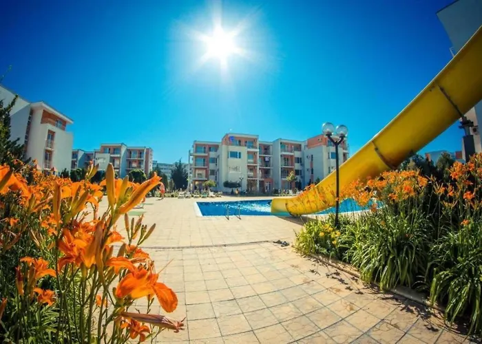 Apartamento 1-Bedroom Apartment In A Resort With 6 Pools, Top Floor, Stunning Sunset View *
