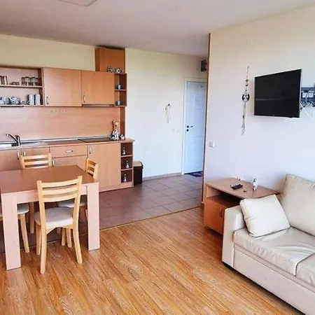 1-Bedroom Apartment In A Resort With 6 Pools, Top Floor, Stunning Sunset View Apartment