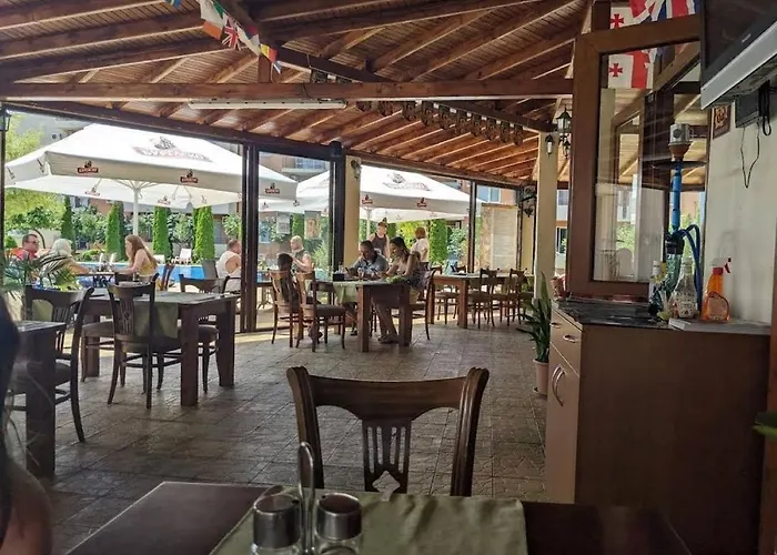 1-Bedroom Apartment In A Resort With 6 Pools, Top Floor, Stunning Sunset View Apartment